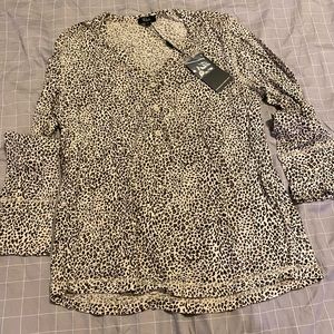 Rails long sleeve cheetah print top. New with tags. V-neck with three buttons
